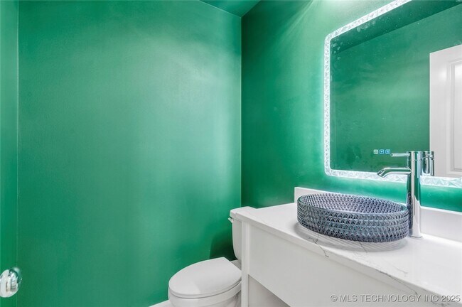 Building Photo - 105 N Atlanta St