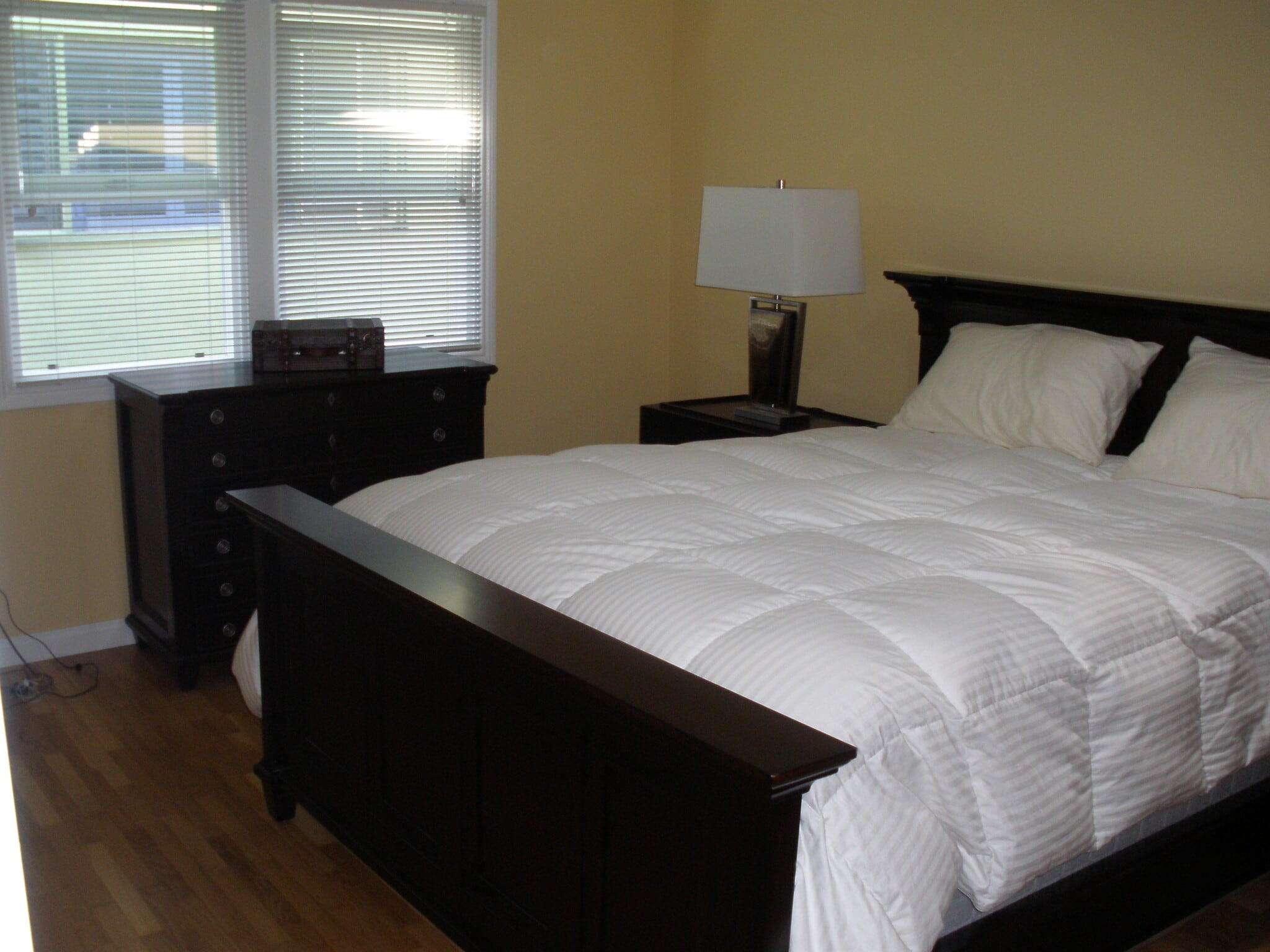 Building Photo - 1334 E 1st St