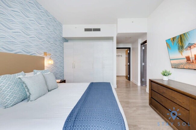 Building Photo - 777 N Ocean Dr