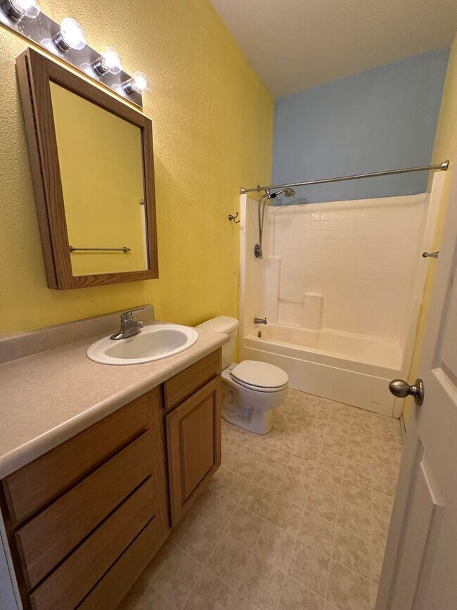 Building Photo - RARE FIND!! Country living with big shop o...