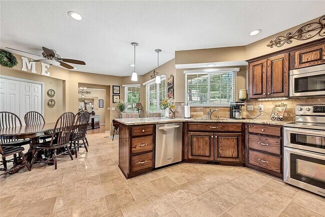 Building Photo - 11766 Valleyview Ln