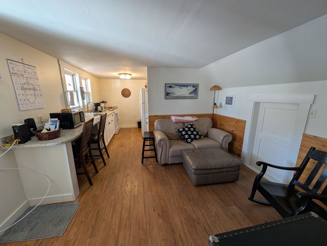 Building Photo - 73 Highland St