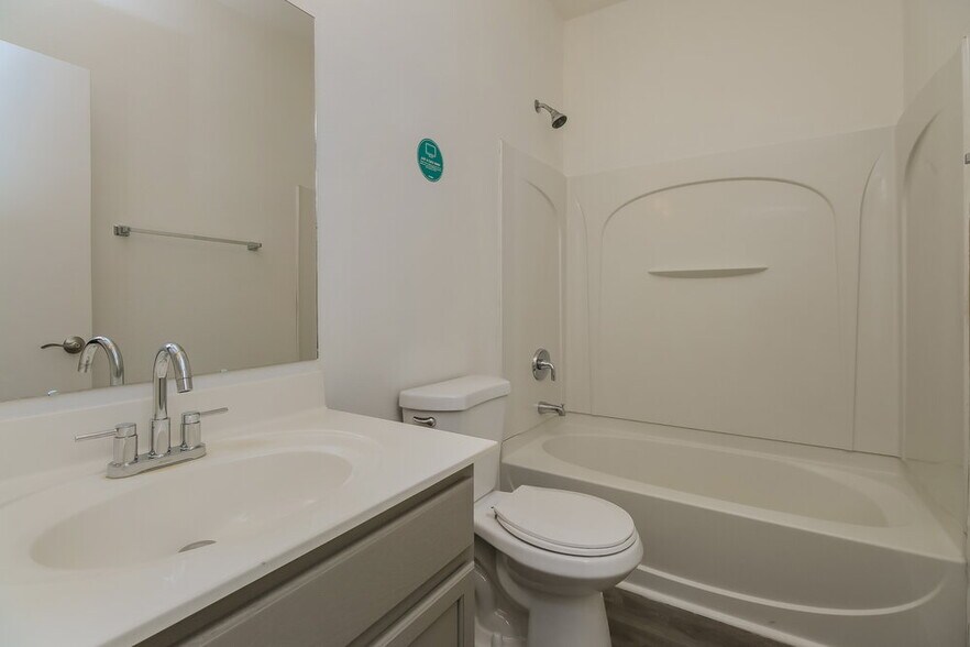 Building Photo - 1733 E Silversmith Trail