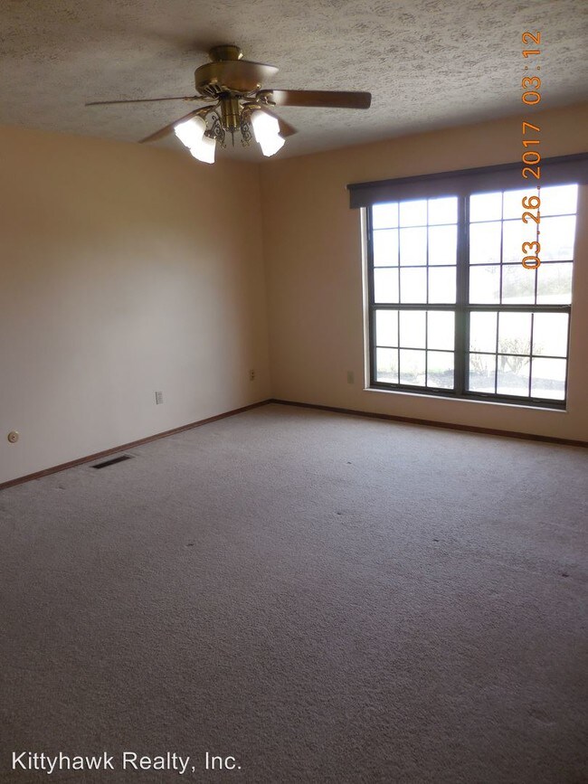 Building Photo - 2 br, 1.5 bath House - 1354 Sanzon Drive