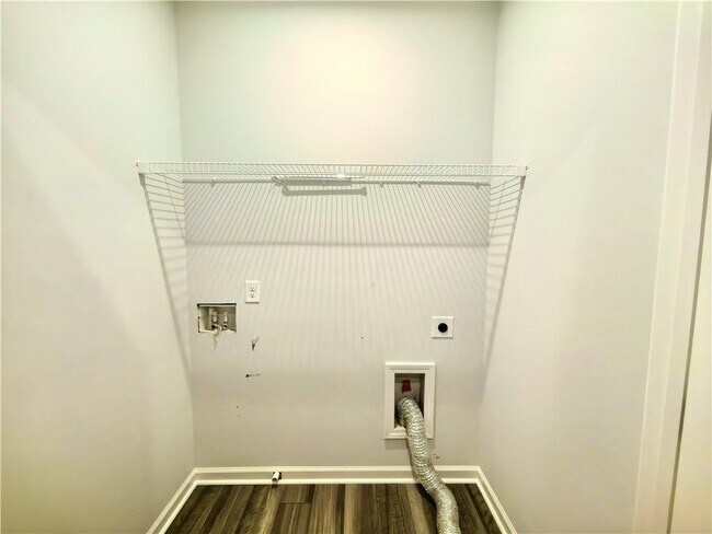 Building Photo - 2400 Whistler Wy NE