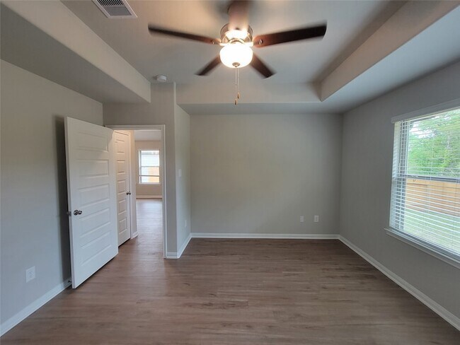 Building Photo - 11732 Whirlaway Dr