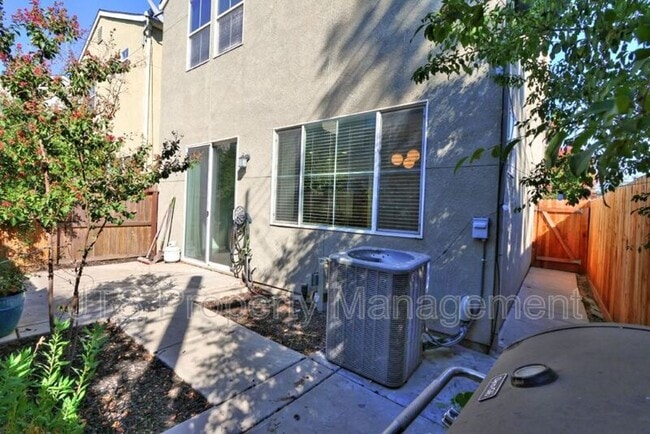 Building Photo - 3428 Trio Ln