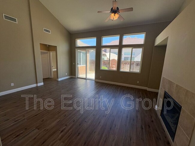 Building Photo - 1424 N Oliveto Ct