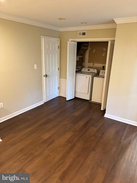 Building Photo - 8825 Goose Landing Cir