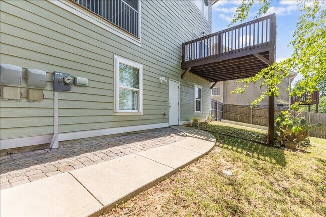 Building Photo - Stunning Home w Million Dollar Views! 4 Be...