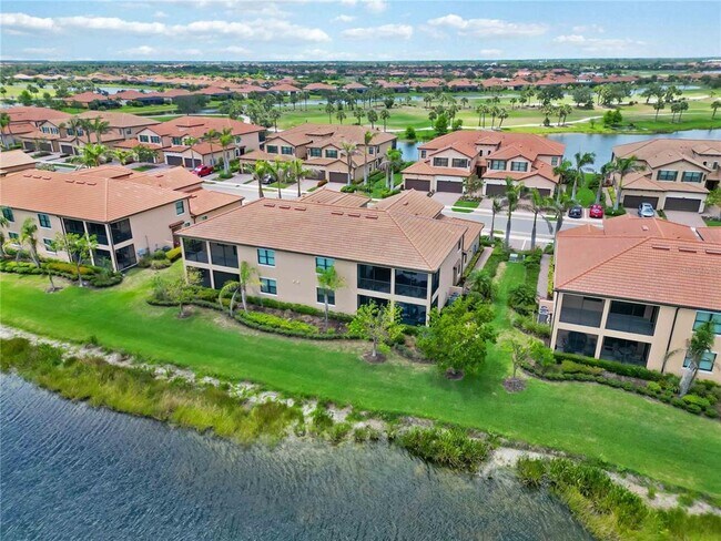 Building Photo - 10805 Tarflower Dr