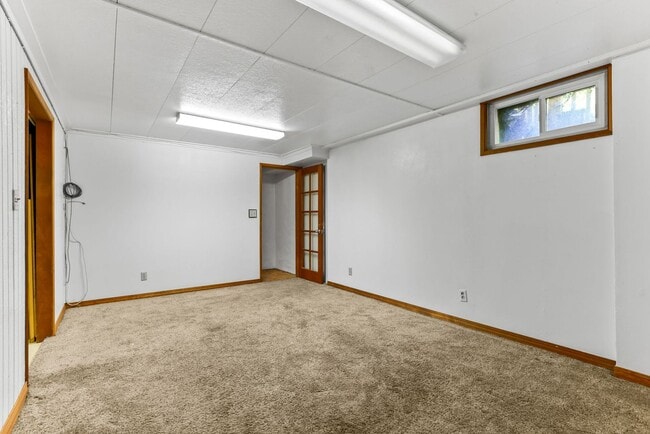 Building Photo - 9877 SE 33rd Ave