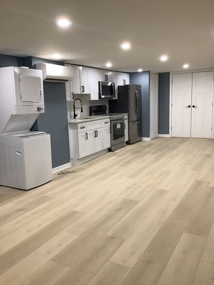 Building Photo - 5009 N Camac St