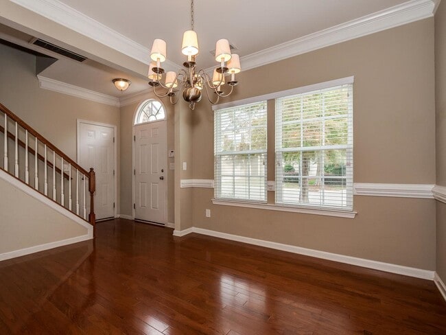 Building Photo - Great location off Archdale!