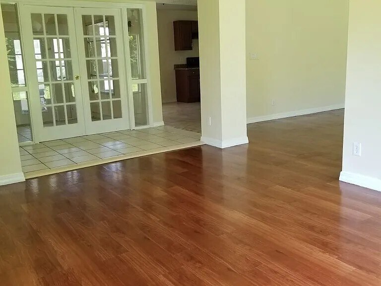 Building Photo - 158 SE Lucero Dr