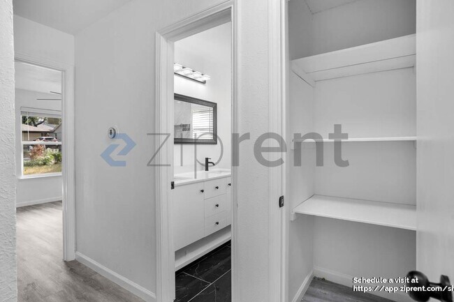 Building Photo - 6829 Shadydale Dr