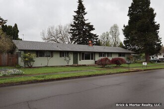 Building Photo - Manager Special! 50% off First Months Rent! 3-Bedroom 1.5-Bathroom house in Stayton, OR