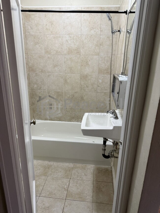 Building Photo - 417 Wall St