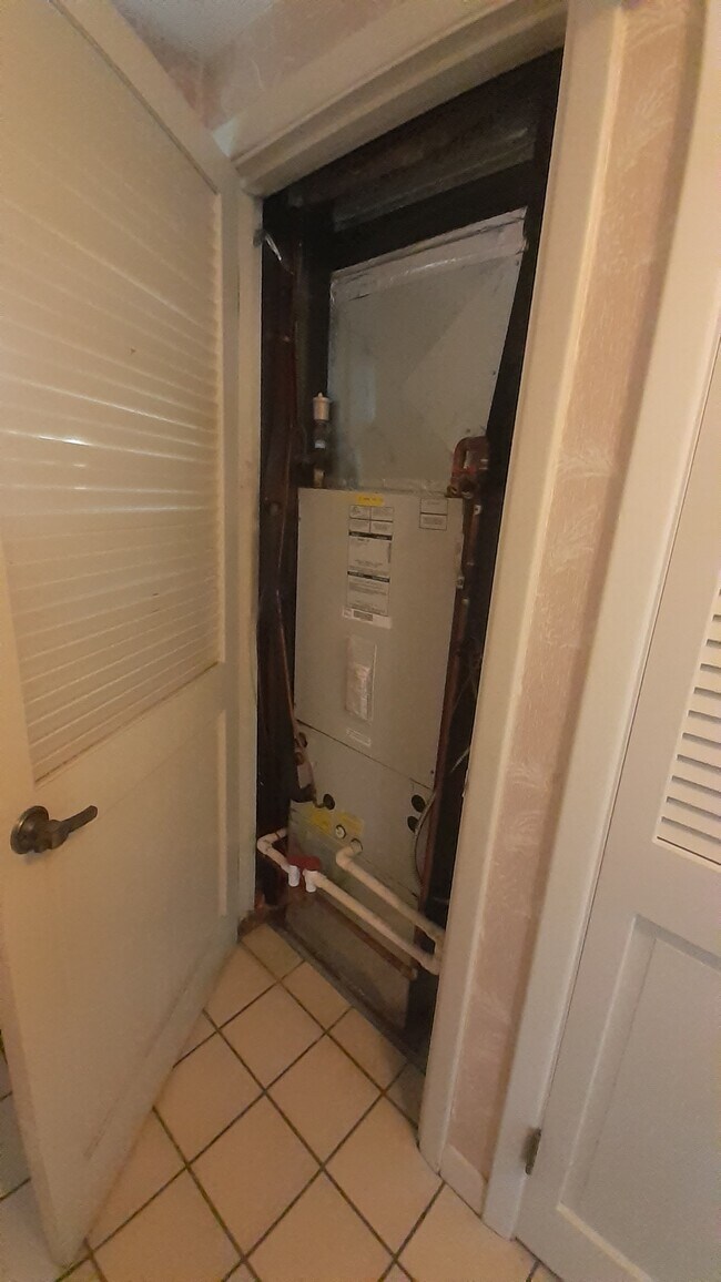 Building Photo - 201 Hoffman Ave