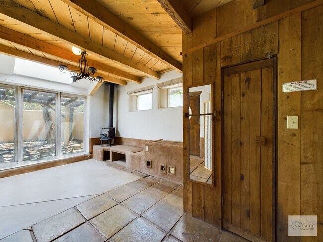 Building Photo - Green Gorge