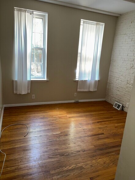 Building Photo - 2023 Brandywine St