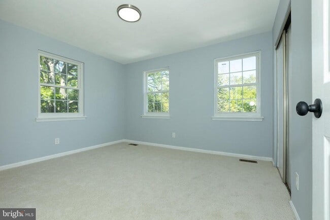 Building Photo - 13640 Deerwater Dr