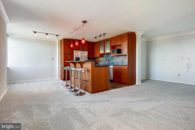 Building Photo - 4390 Lorcom Ln