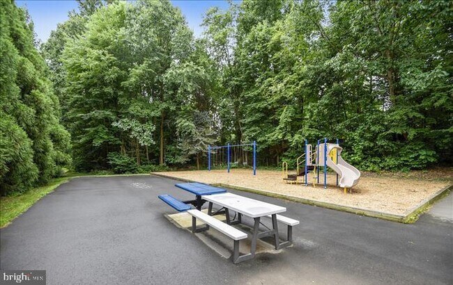 Building Photo - 3970 Burning Bush Ct