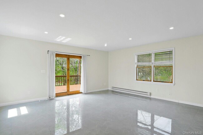 Building Photo - 22 Firth St