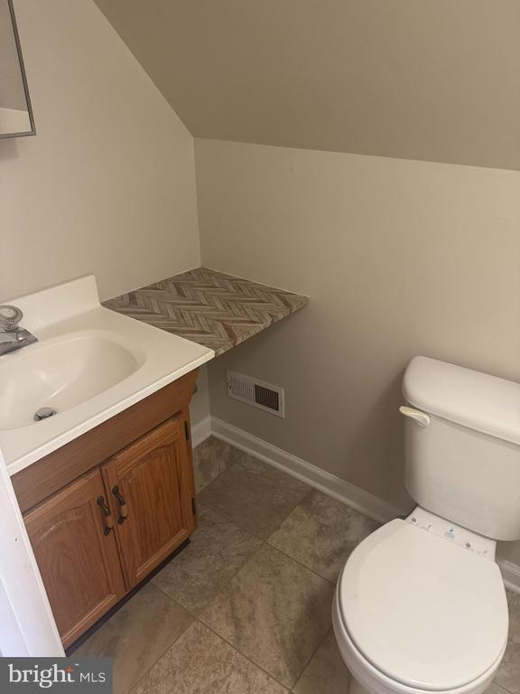Building Photo - 536 Bracken Dr