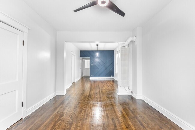 Building Photo - 3000 S Homan Ave