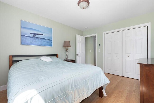 Building Photo - 492 Thames St