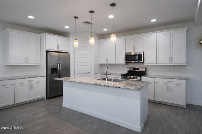 Building Photo - 2353 E Castanets Dr