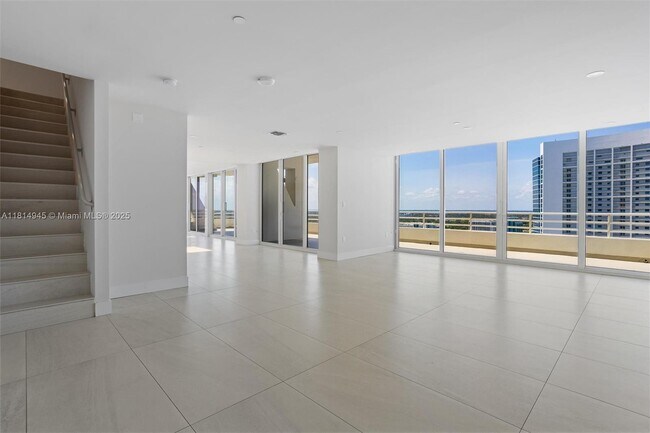 Building Photo - 555 NE 34th St