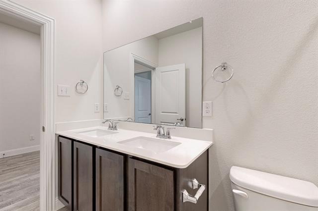 Building Photo - 10925 Klondike Ln