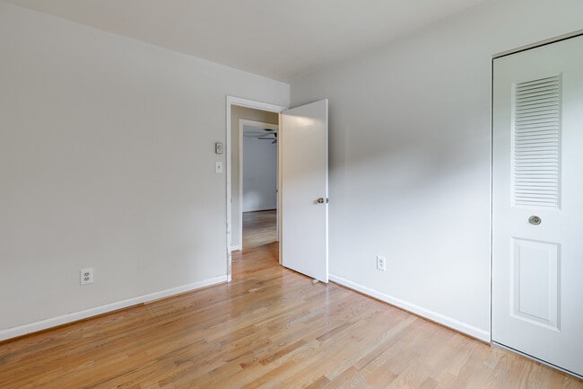 Building Photo - Beautiful Midlothian Rental in Prime Location! ***Available Early-Mid February***