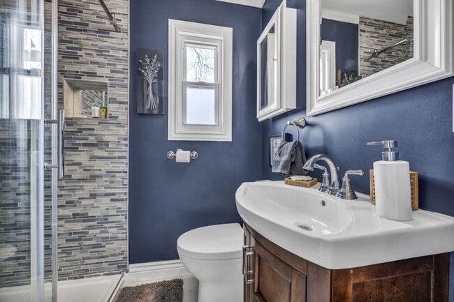 Building Photo - 1036 Union Ave