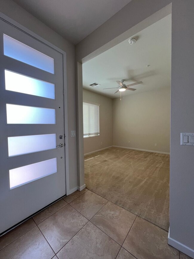 Building Photo - Gilbert Seville Development 3 Bed Plus Den