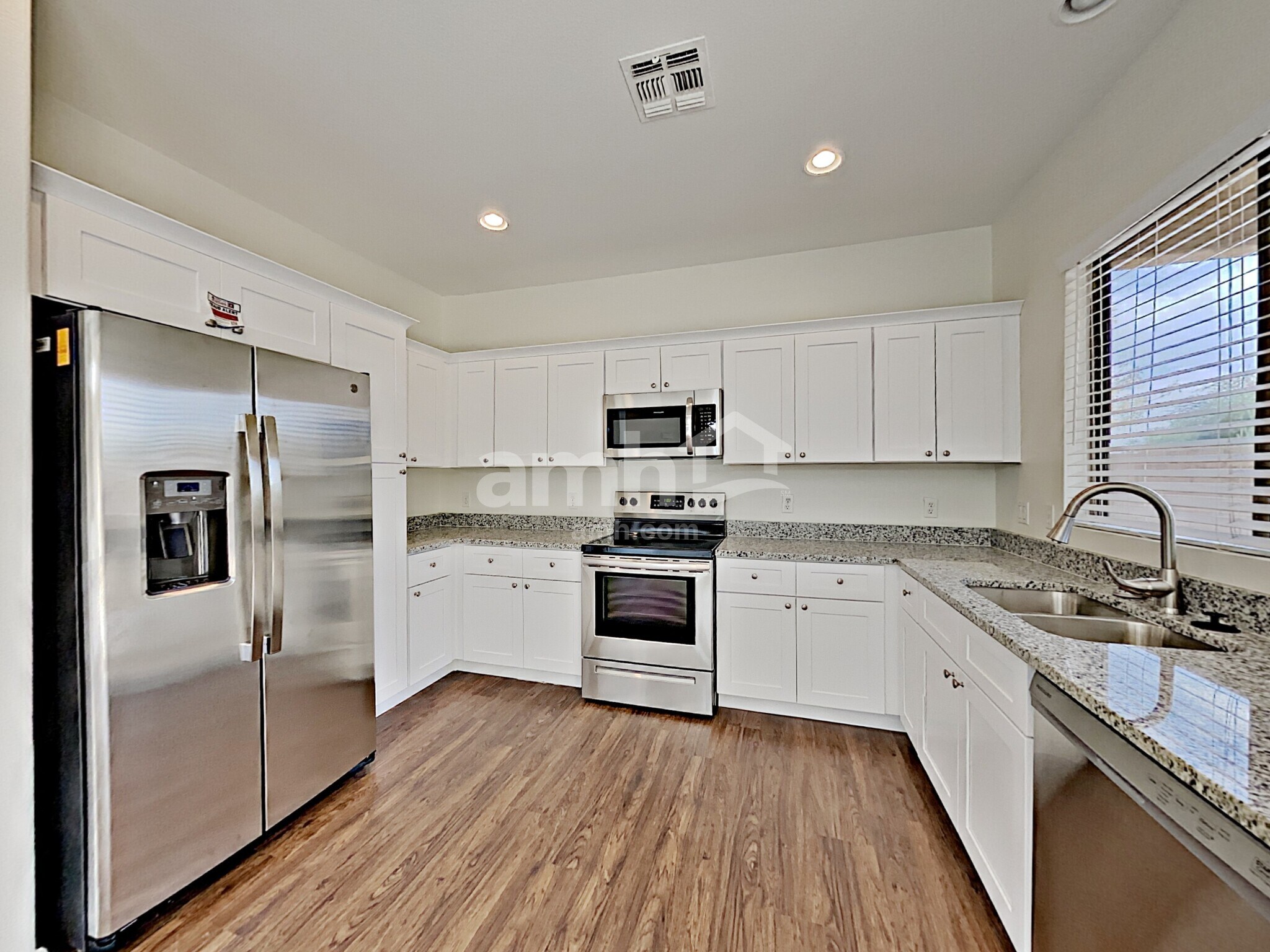 Building Photo - 9427 W Potter Dr