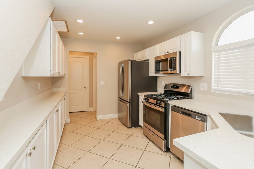 Building Photo - 3459 Whitman Falls Dr