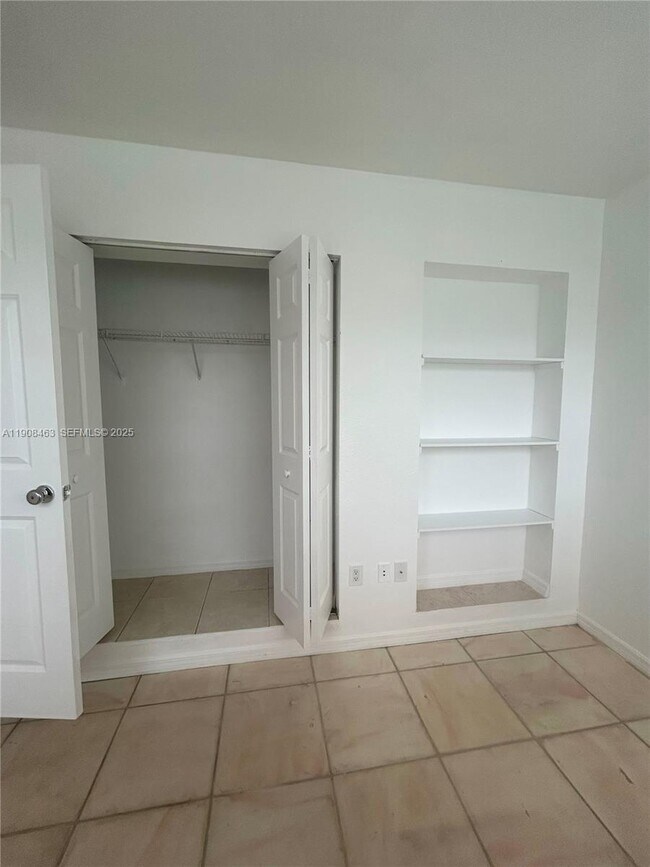 Building Photo - 1945 Calais Dr