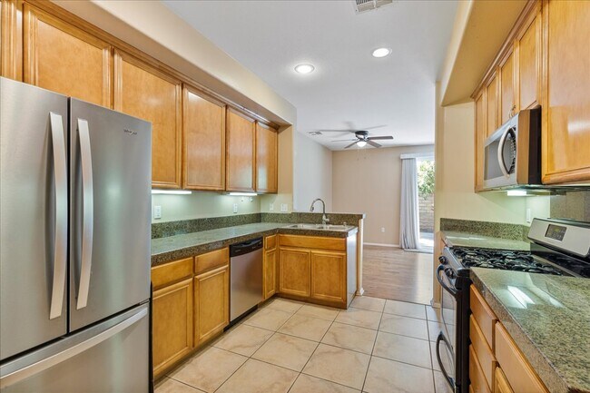 Building Photo - 14932 Isamar Ln
