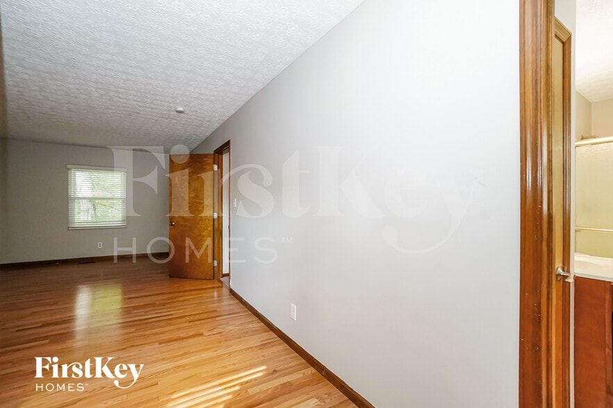 Building Photo - 819 Lindenhaven Ct