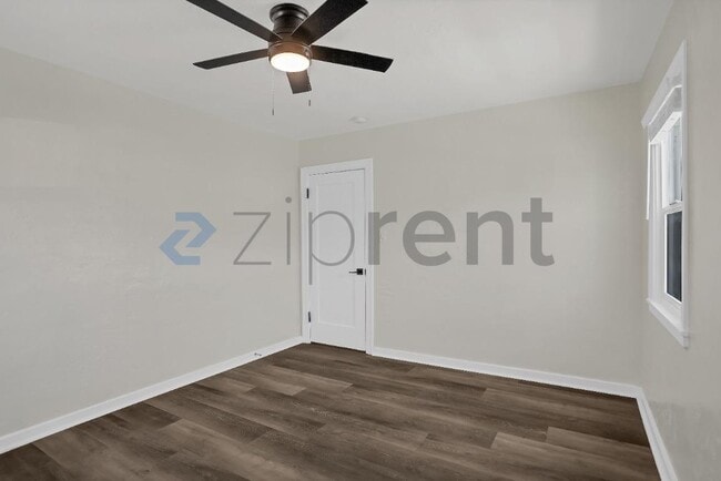 Building Photo - 265 Cherry Dr