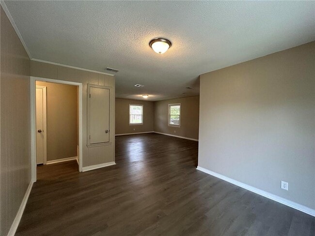 Building Photo - 506 Seville Dr