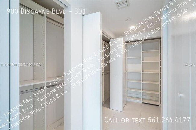 Building Photo - 900 Biscayne Blvd