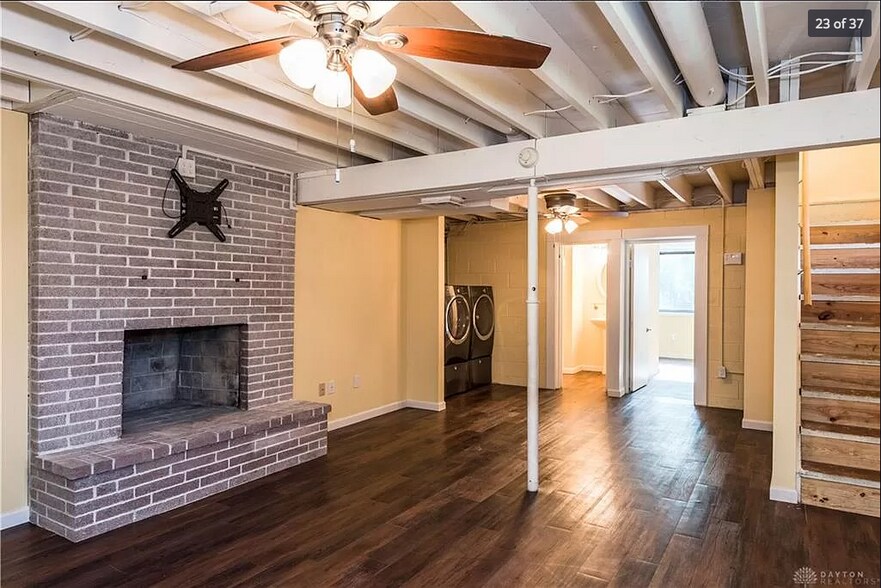Building Photo - 1086 Meadow Dr