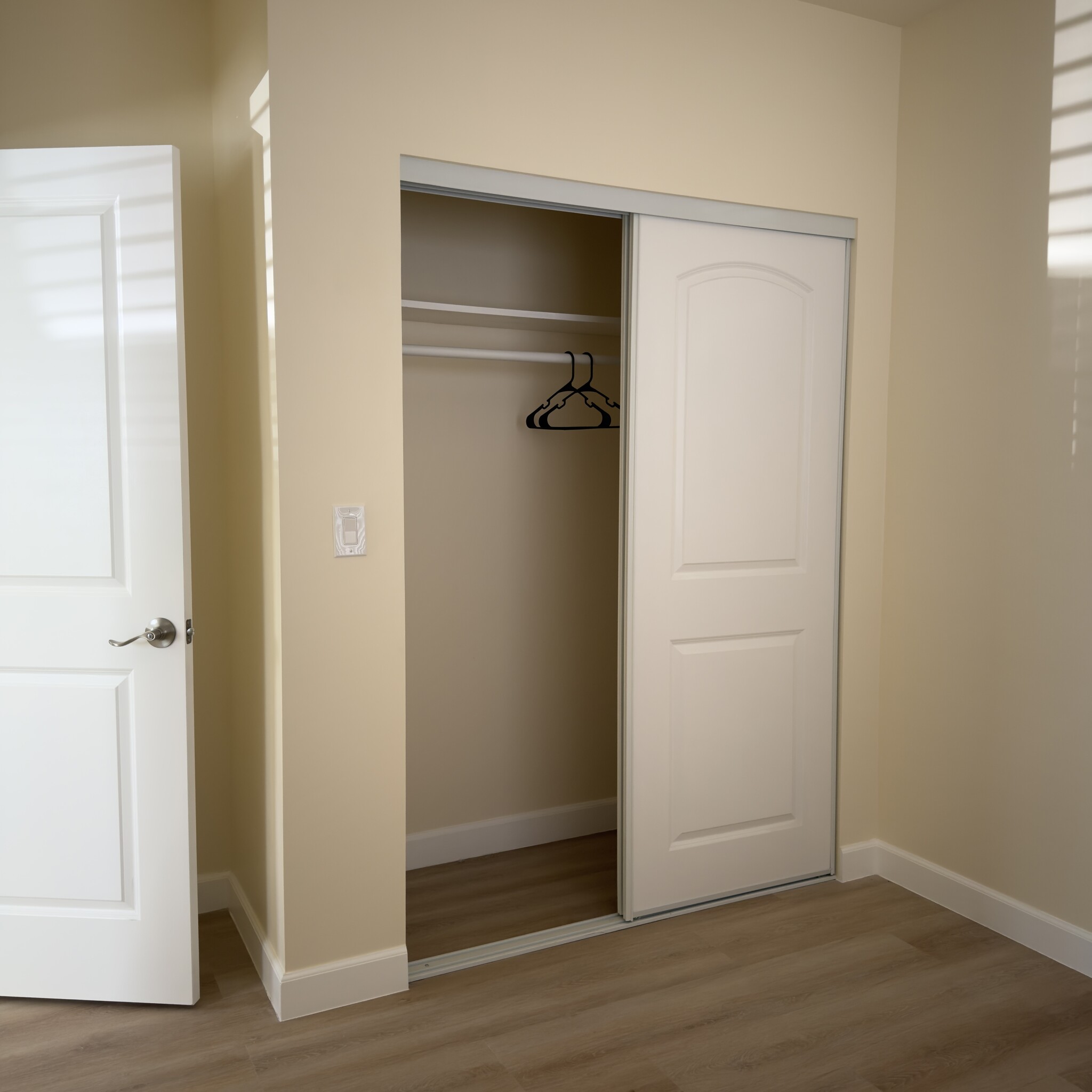 Building Photo - 9417 Tilmont St