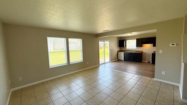 Building Photo - SOUTHEAST SIDE NEWER 4BR/2.5BA HOME AVAILABLE NOW!