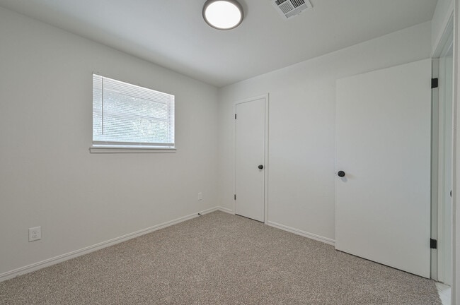 Building Photo - 3912 Parkwoods Ln